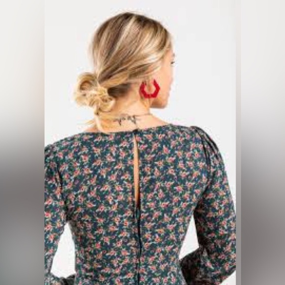 🛼Mi Ami Francesca’s hunter green Floral Long Sleeve Dress size XS GUC - Picture 4 of 12